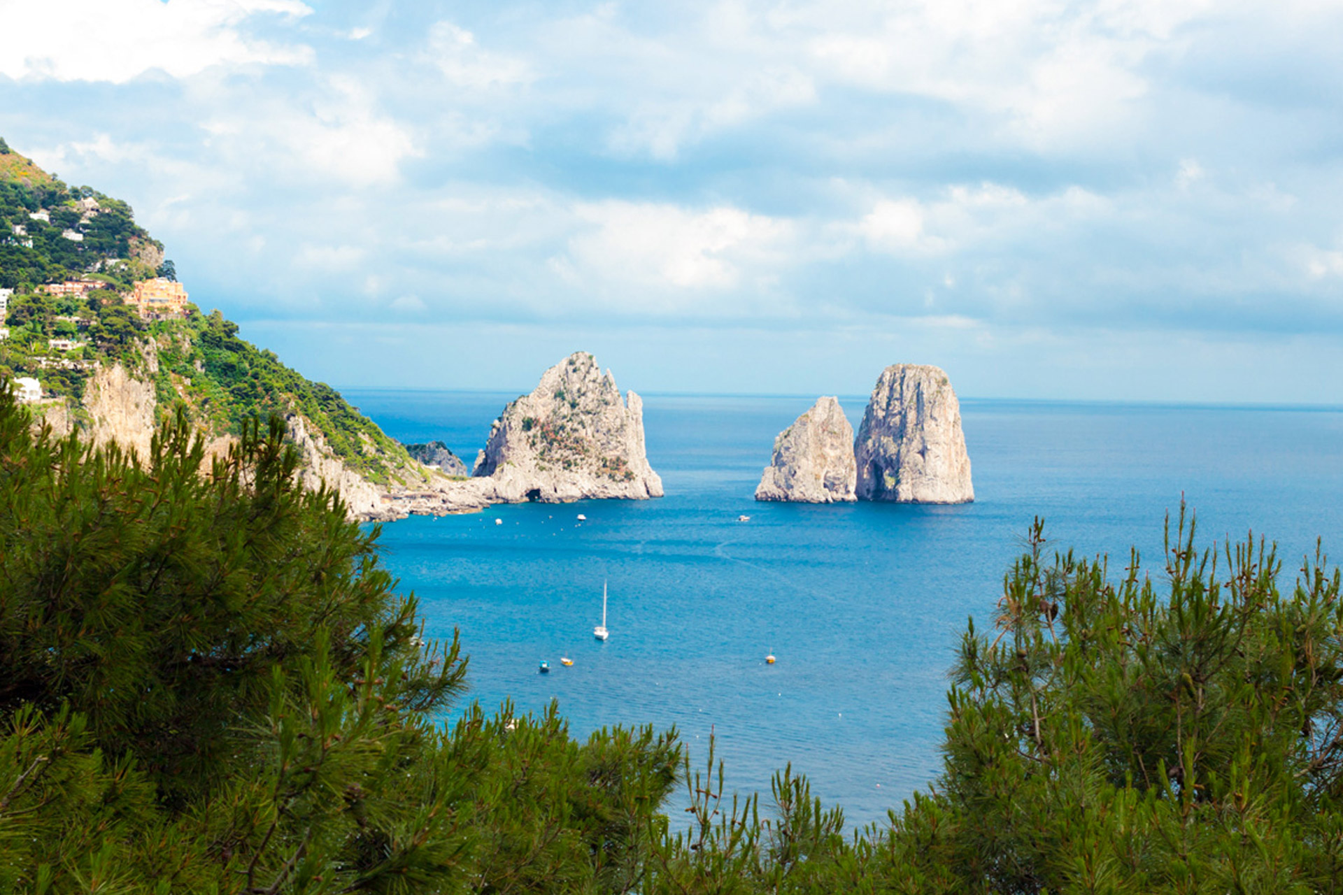 Barca privata a Capri: lusso, mare e libertà